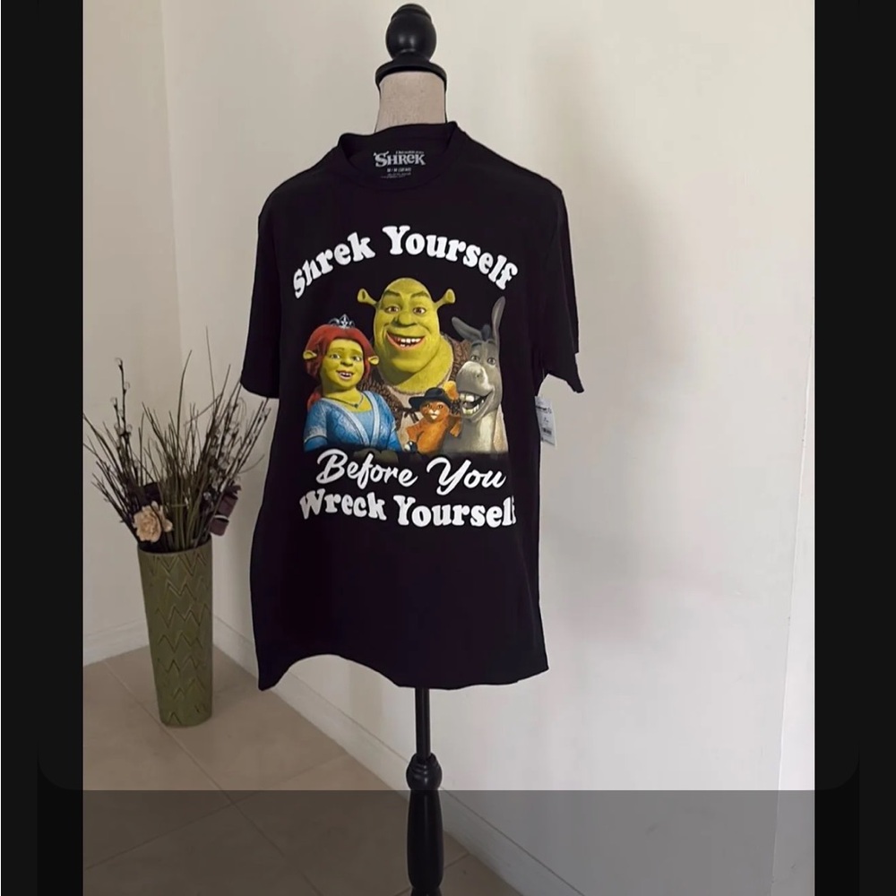 NWT shrek medium t shirt 1030